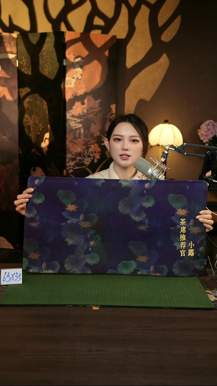 香云纱          油画荷花6535