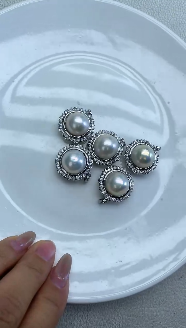 未镶嵌吊坠淡水珍珠白色系 太阳花