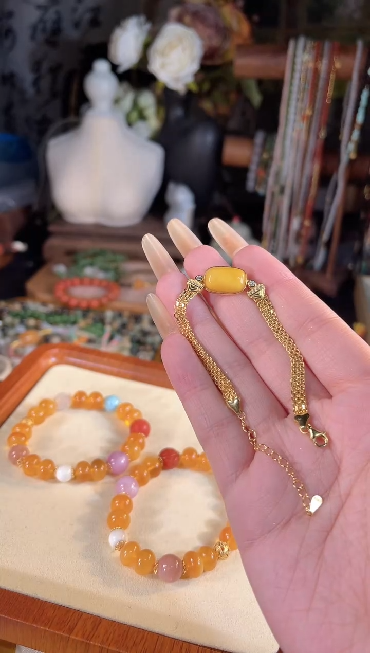 【闪购商品】蜜蜡手链银S925镶嵌多样性发货其一