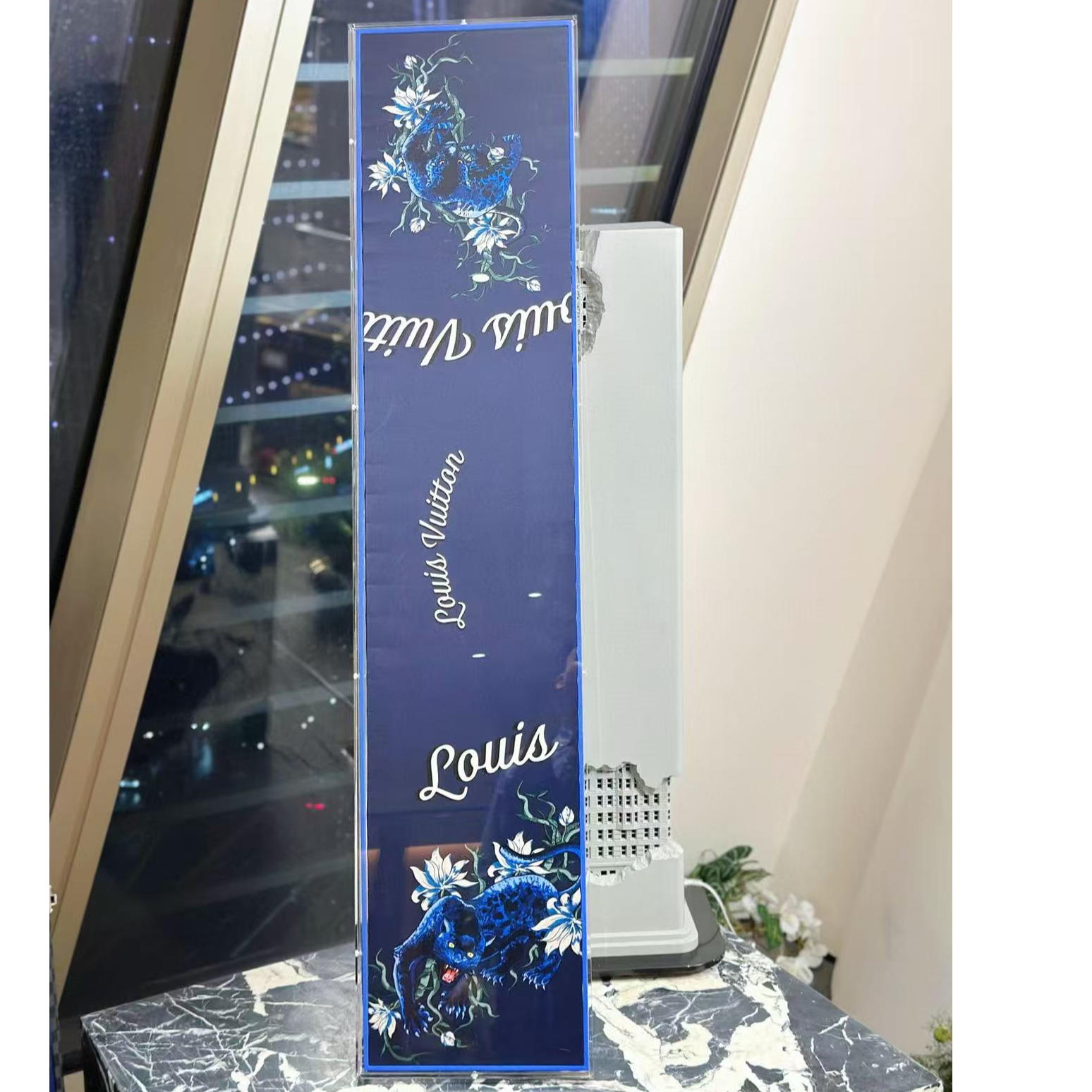 未使用 LouisVuitton/路易威登 老佛爷 蓝豹丝巾画