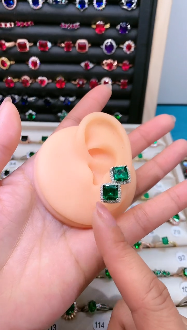 【闪购商品】透辉石耳饰银S925镶嵌8