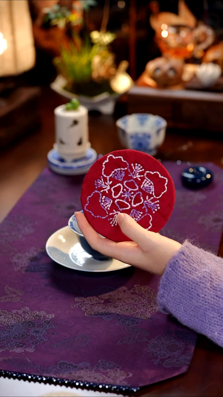 纯手工刺绣杯垫··