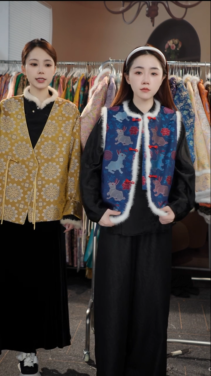 蓝兔子夹棉马甲         