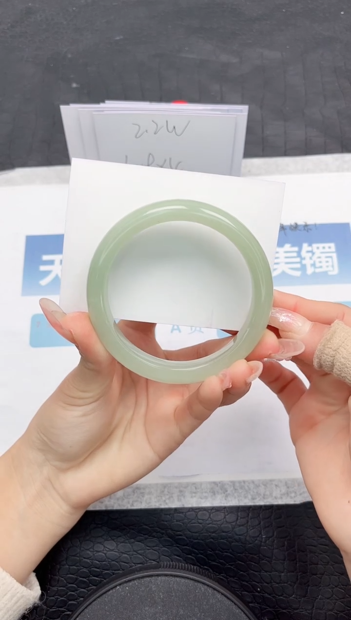 【闪购商品】石英质玉手镯未镶嵌Y161-60