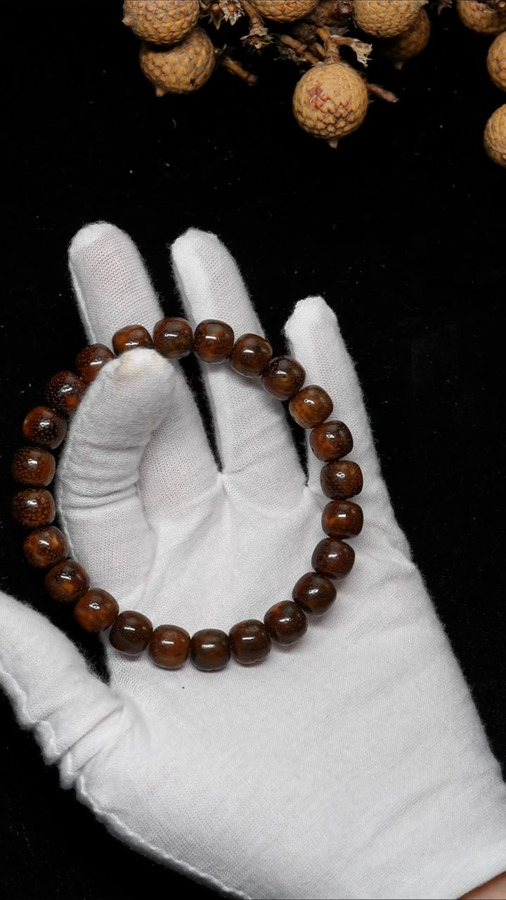 吊坠星月菩提10*9黑金陈籽-