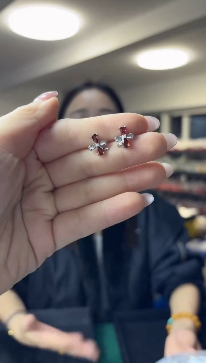 银S925镶嵌·石榴石（多样性发一对）