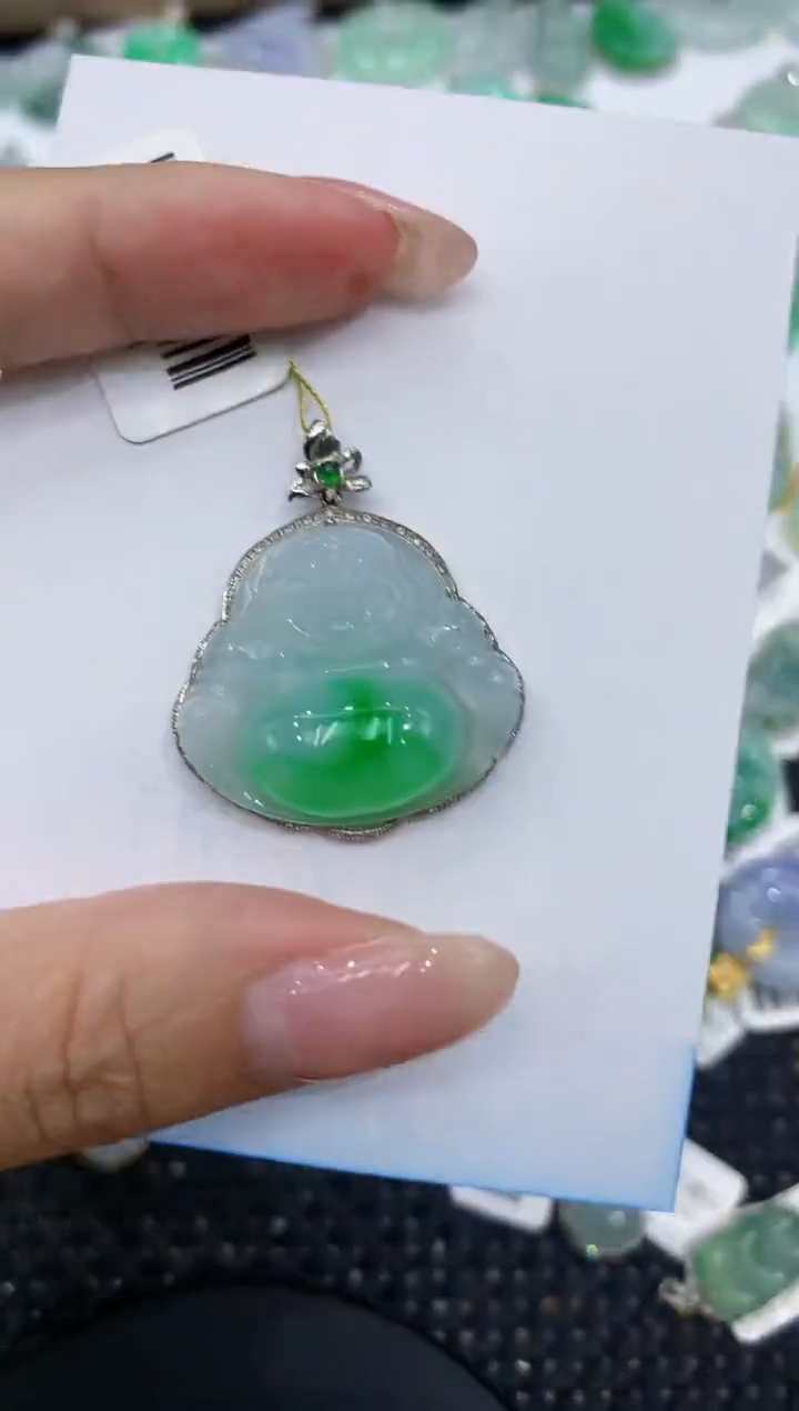 翡翠18K金镶嵌颈饰111111111111