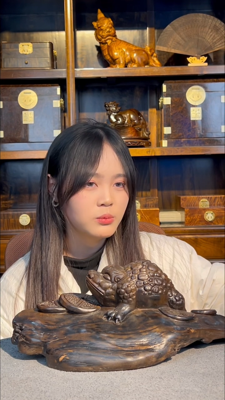 【闪购商品】金丝楠木雕三足金蟾