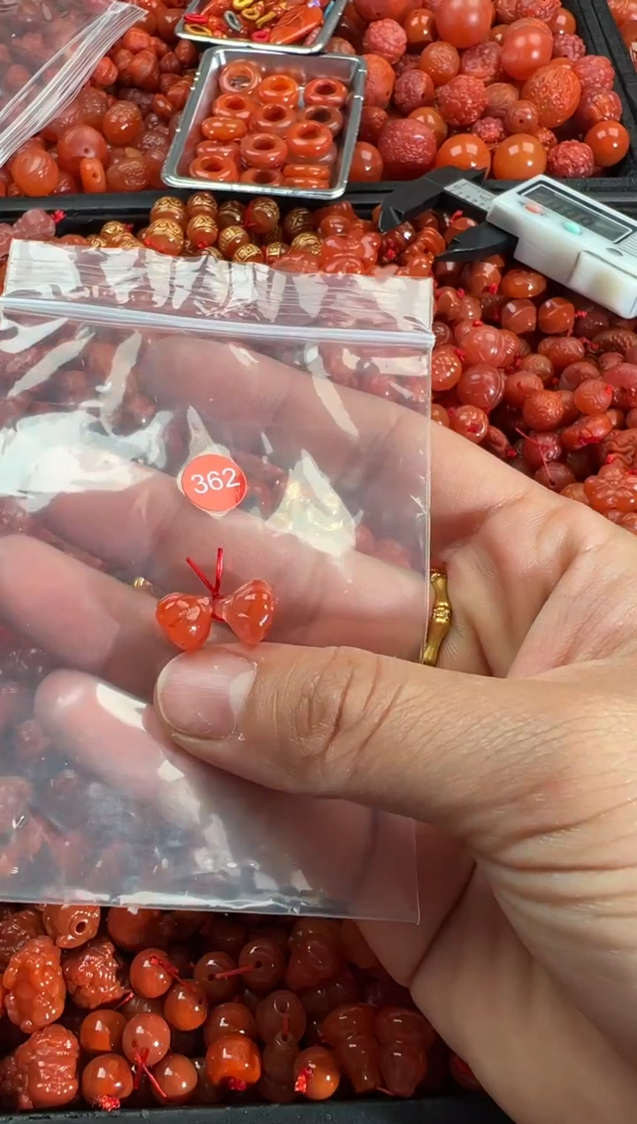 【闪购商品】南红玛瑙颈饰未镶嵌1