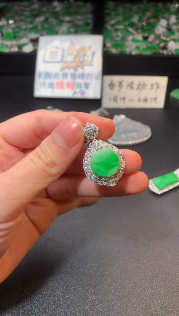 【闪购商品】翡翠颈饰银S925镶嵌翡翠1