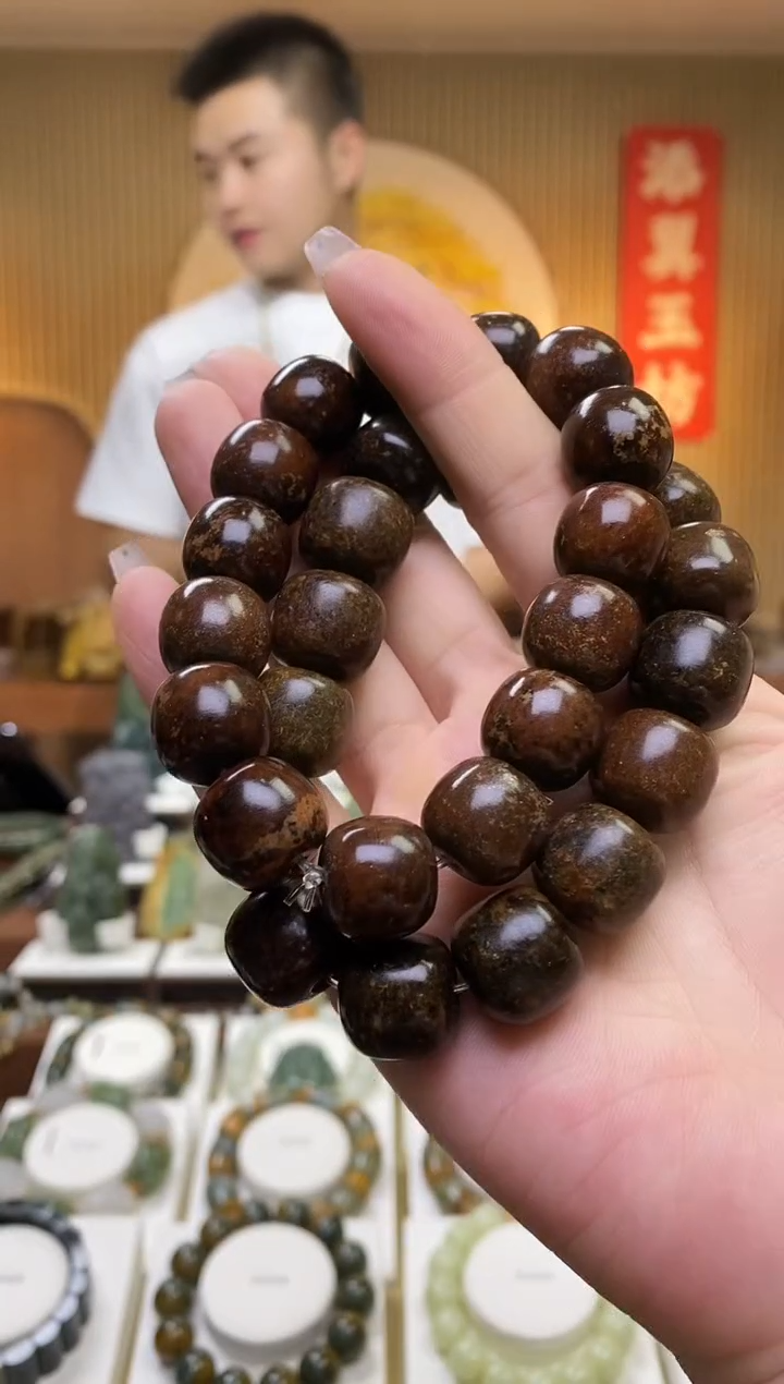【闪购商品】岫岩河磨玉（透闪石质玉）手串未镶嵌多样性随机发一