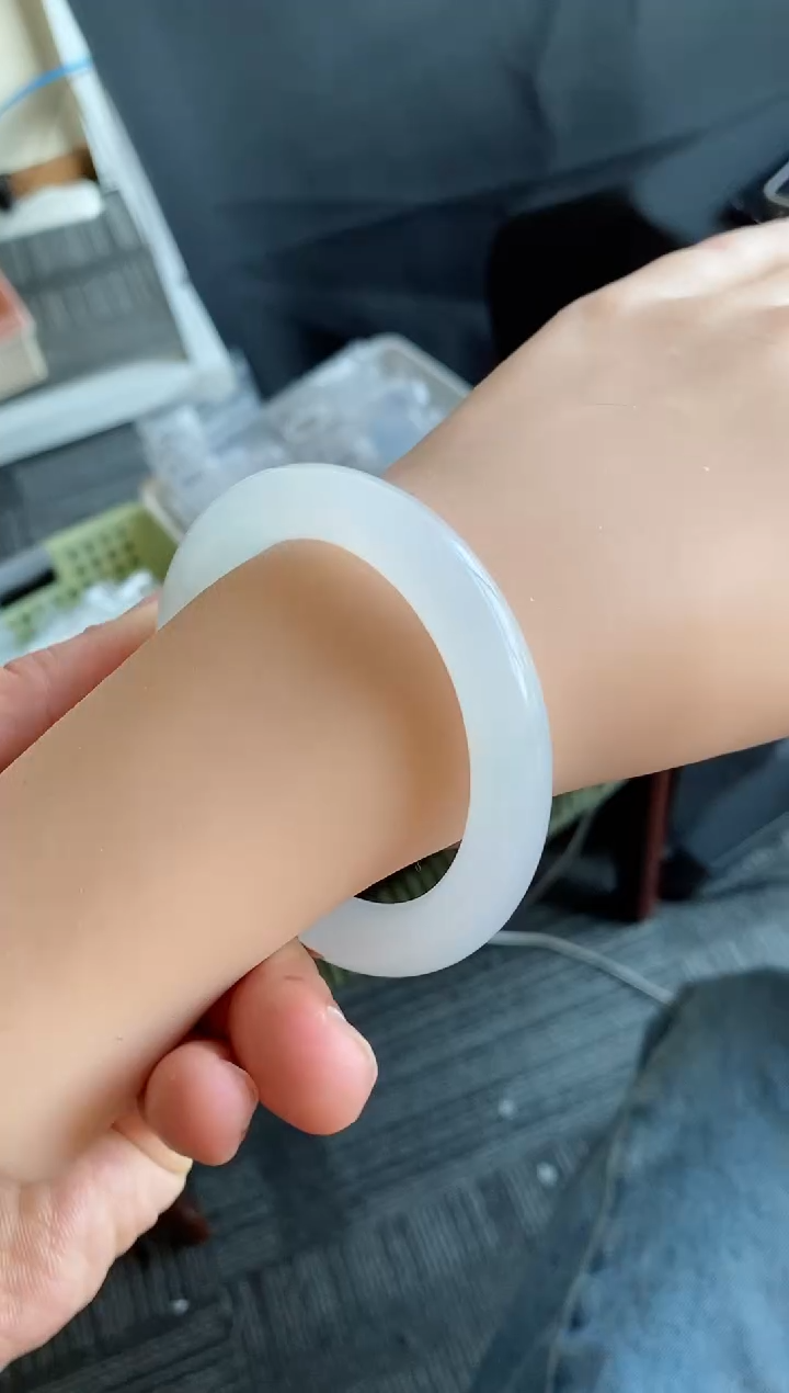 【闪购商品】翡翠手镯未镶嵌64号53.4*10.0*10.0圆条