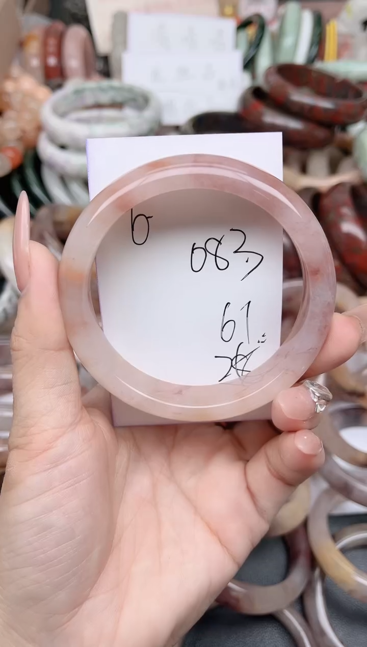 未镶嵌手镯石英质玉083
