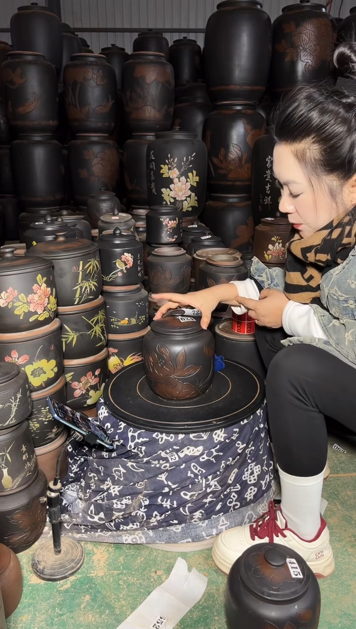 壶瑕疵茶叶罐 冬瓜荷花 624    