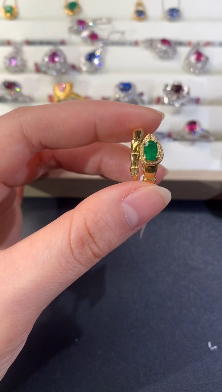 【闪购商品】祖母绿戒指18K金镶嵌Z662|3999