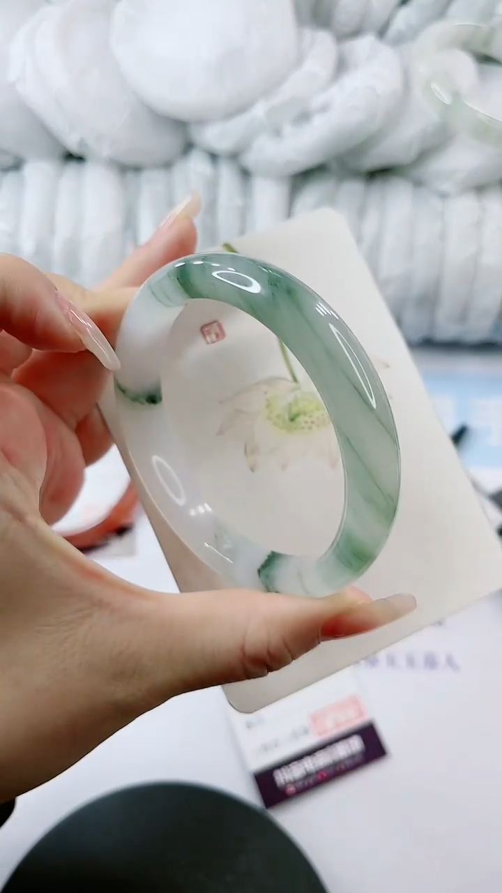 【闪购商品】石英质玉手镯未镶嵌0146003059-多样性发货