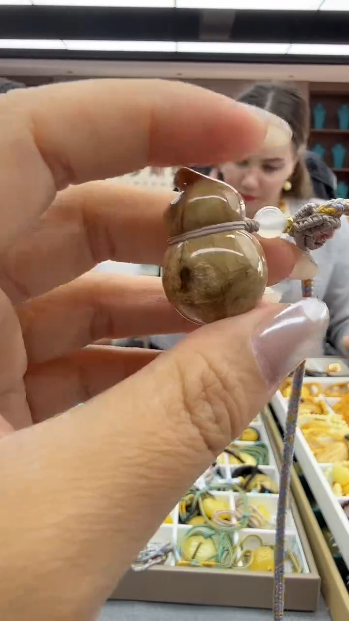 琥珀颈饰未镶嵌190秒拍号 假一罚三 