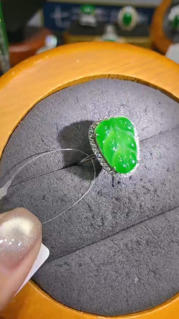 【闪购商品】翡翠戒指银S925镶嵌天然A货翡翠