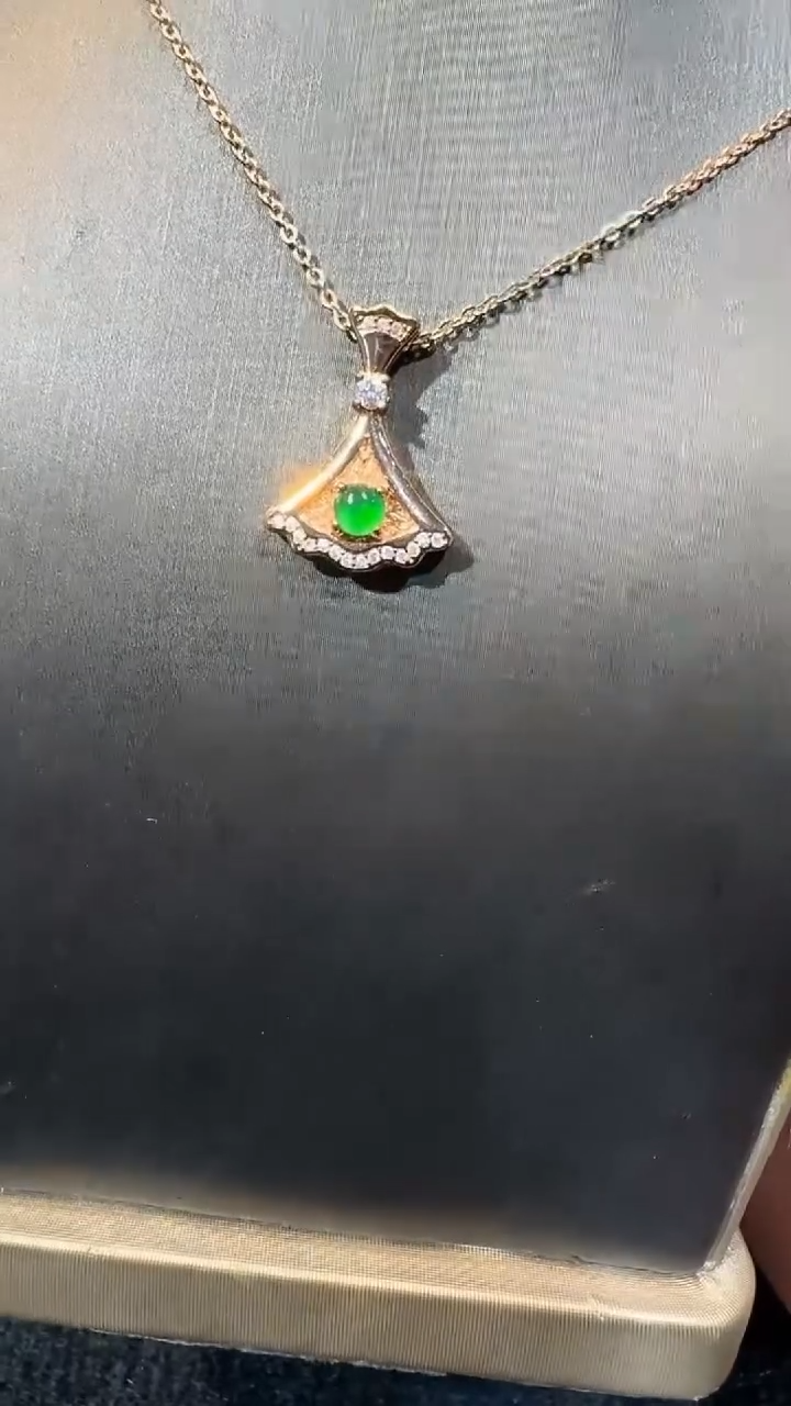 【闪购商品】翡翠吊坠(不含链)未镶嵌多样性发货其一不含链