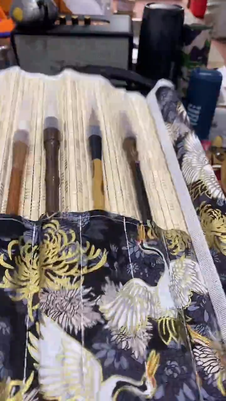 瓷片闪购商品  如图所示