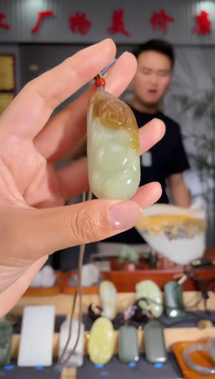 和田玉未镶嵌颈饰1