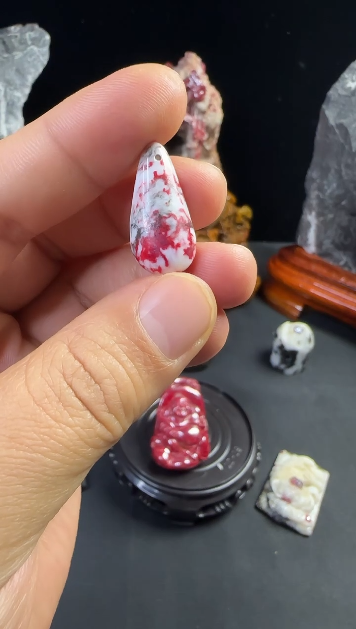 天然辰砂心**成天然朱砂晶体原石吊坠挂件