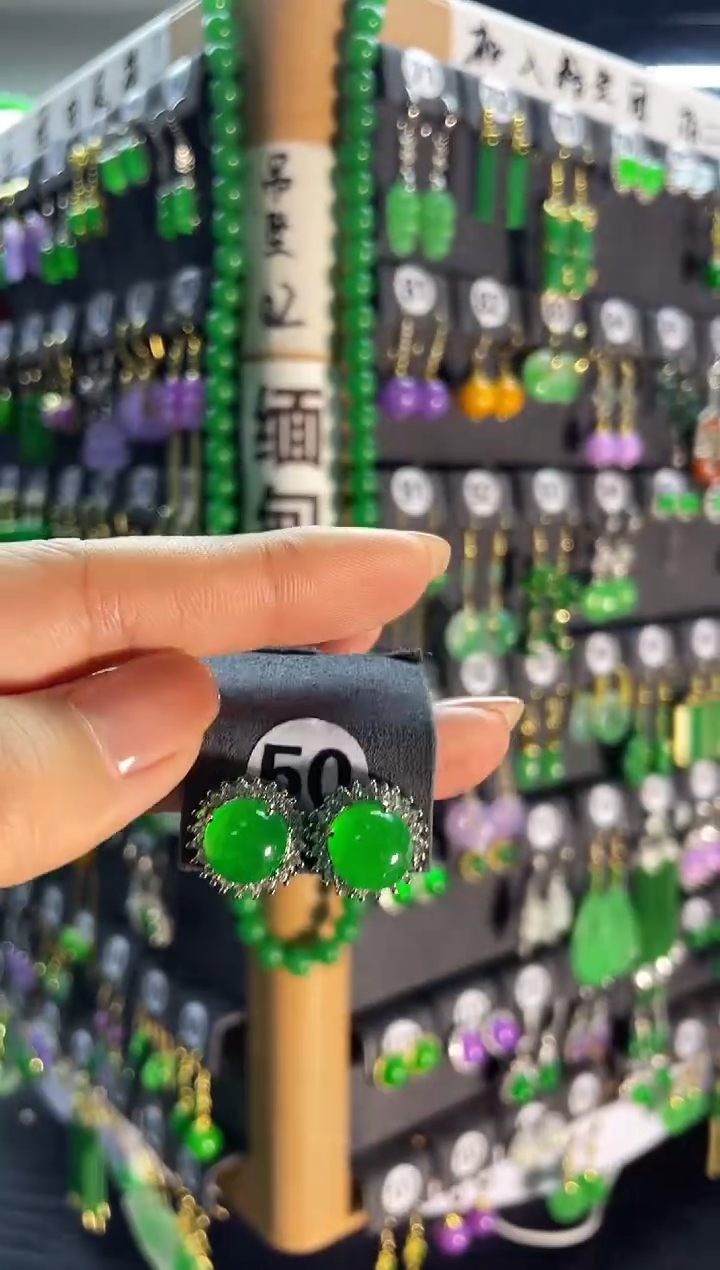 【闪购商品】翡翠耳饰银S925镶嵌50...