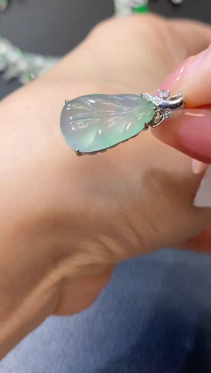 【闪购商品】翡翠吊坠(不含链)18K金镶嵌D4