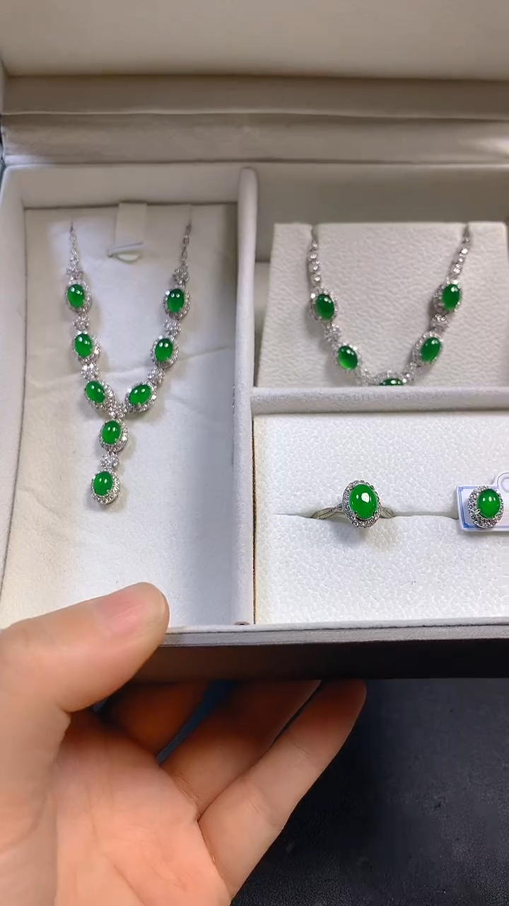 【闪购商品】翡翠吊坠(赠链)未镶嵌0095504599/多样性发一