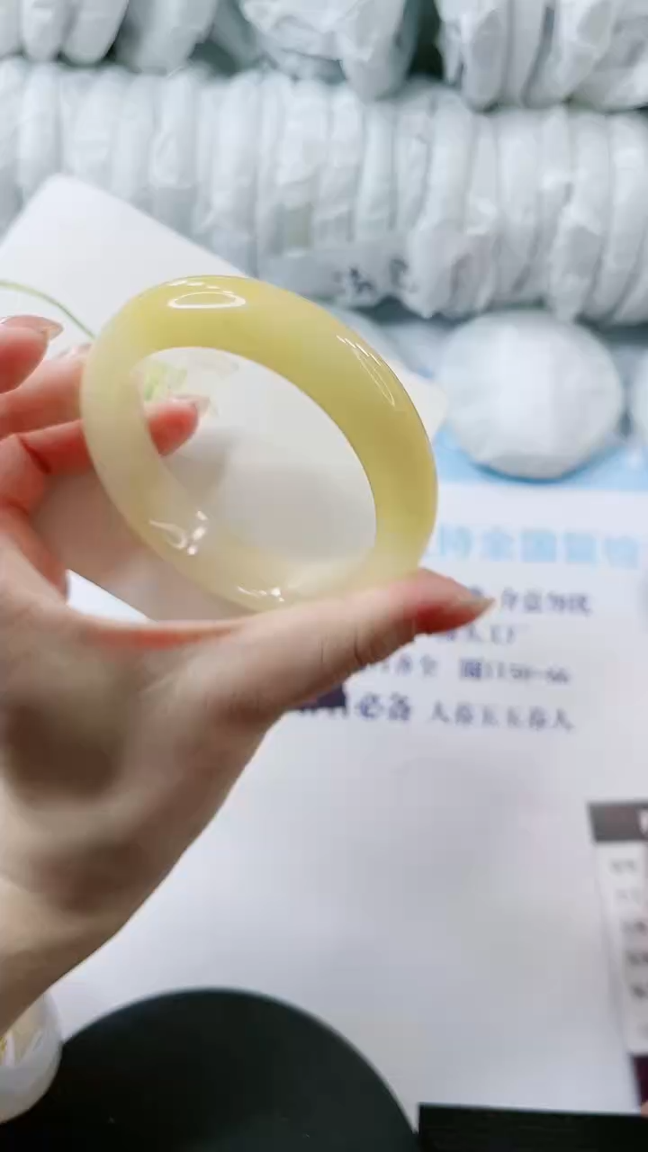【闪购商品】石英质玉手镯未镶嵌多样性发货V146