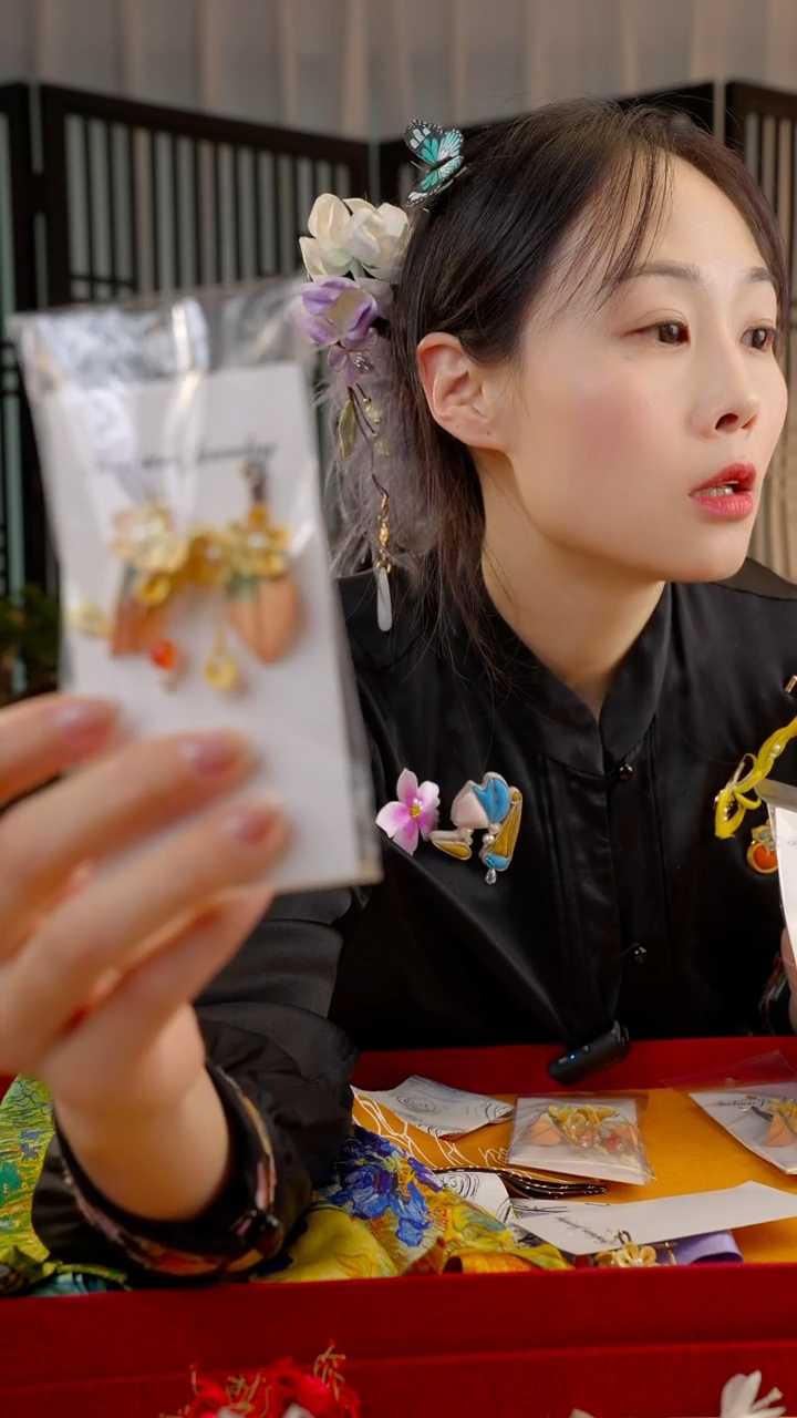 刺绣兔****迪非遗绒花手工饰品