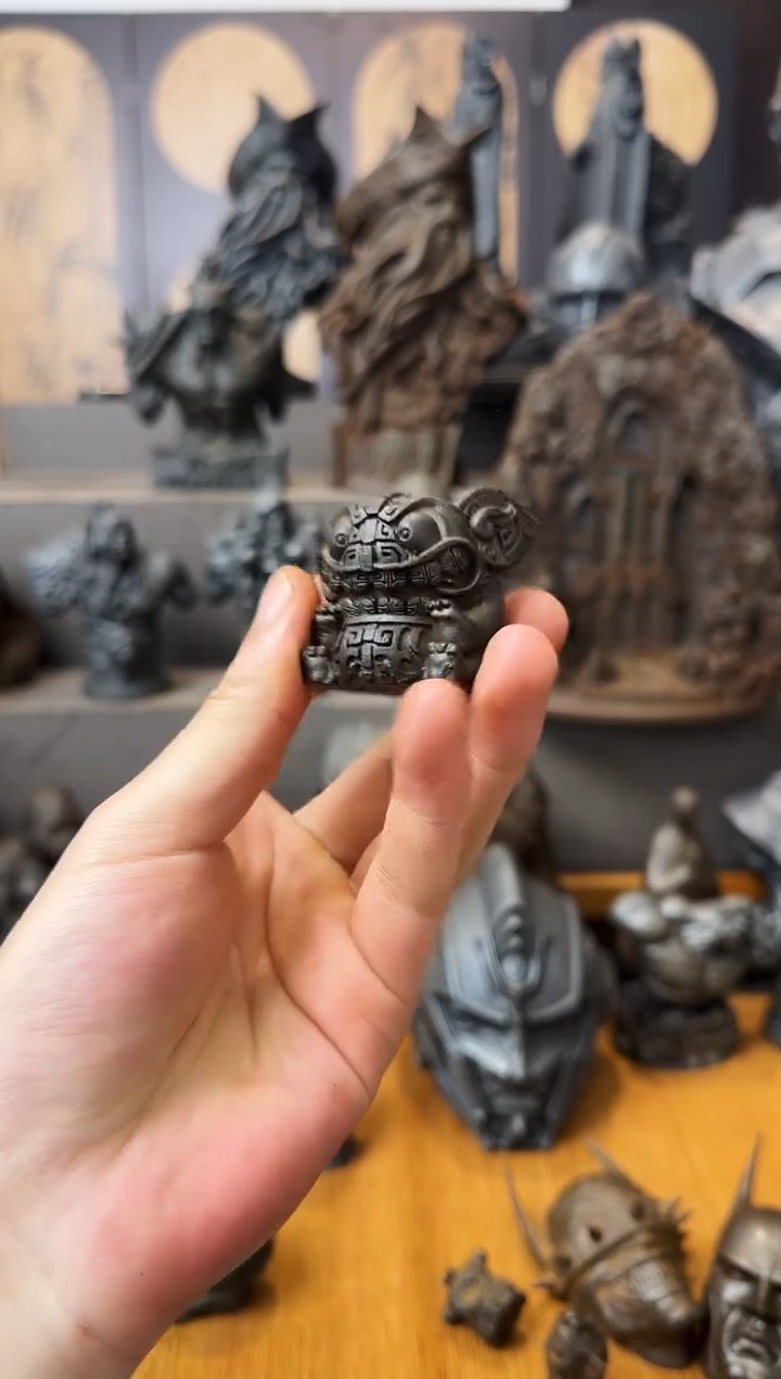 铁实心铁艺摆件~~小吞金（锈色）