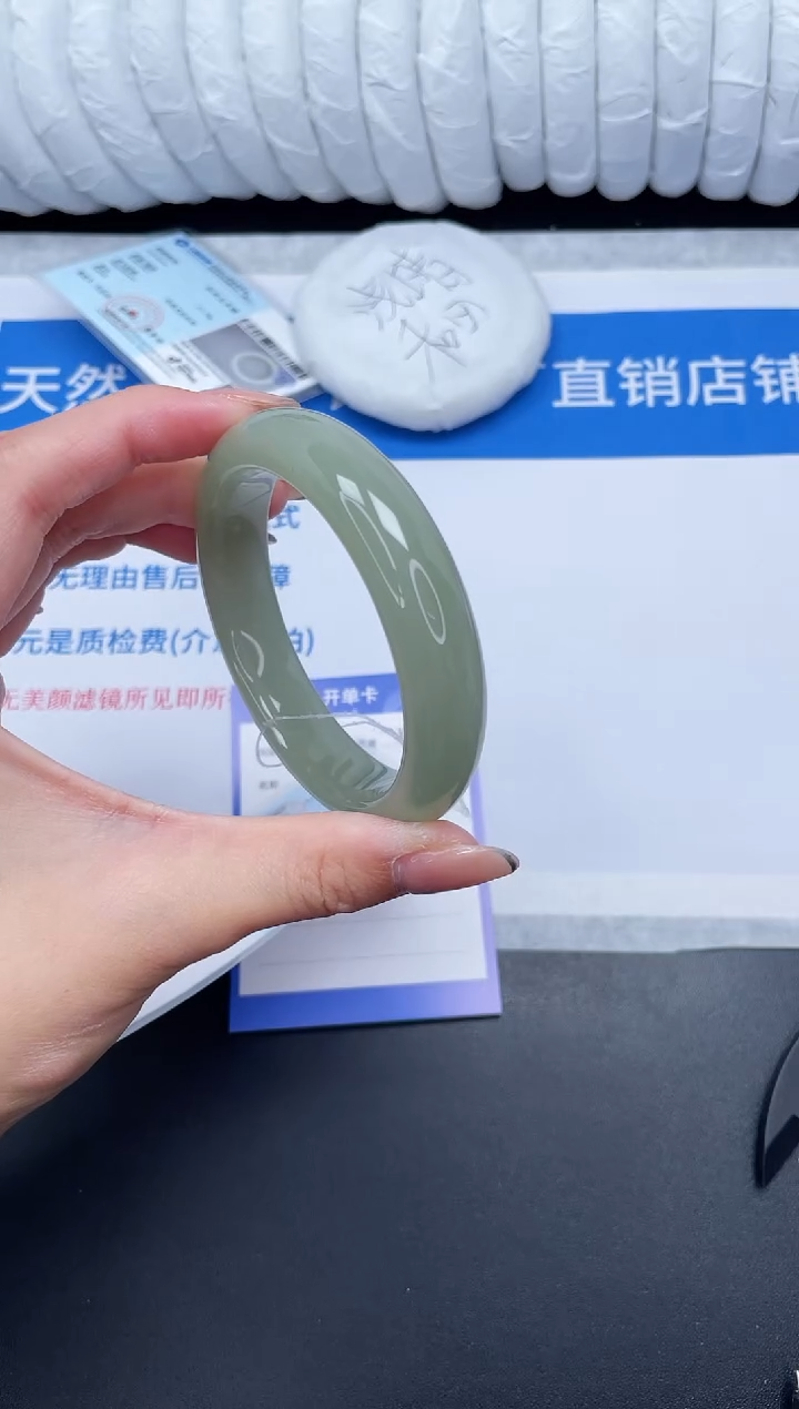 未镶嵌手镯石英质玉127-59DK