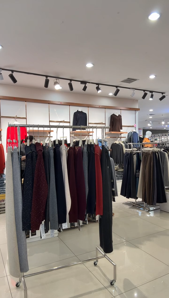 不****西8798 小猫开衫藏青色 均码