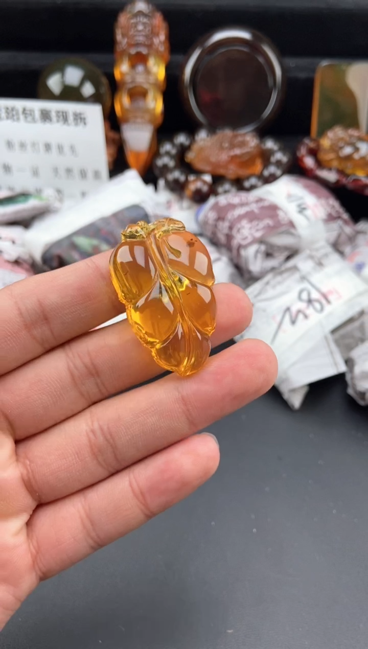 【闪购商品】琥珀颈饰未镶嵌蓝珀叶子吊坠