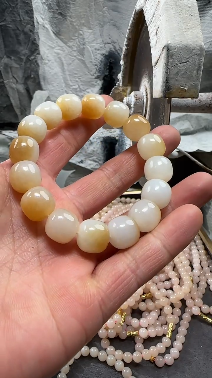 颈饰未镶嵌和田玉手串