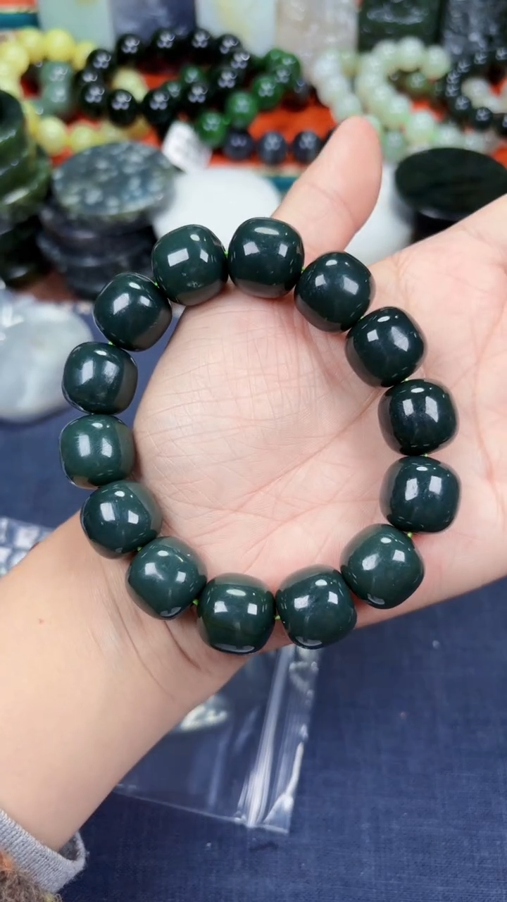 颈饰未镶嵌和田玉和田玉