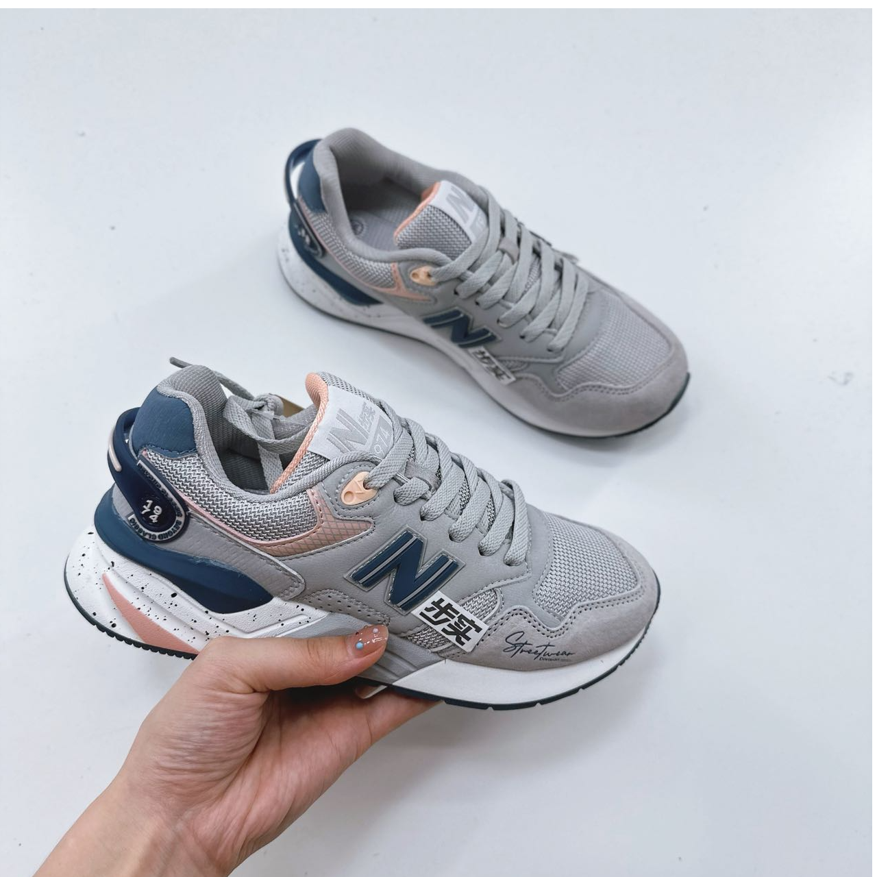 70007高端专享四季款舒适运动鞋浅麻灰/蟹灰（成人运动鞋）