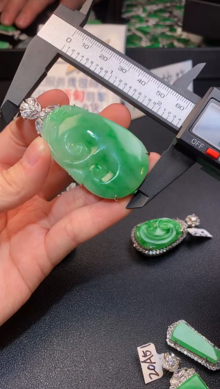 【闪购商品】翡翠颈饰银S925镶嵌翡翠1