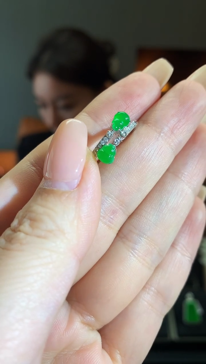 【闪购商品】翡翠吊坠(不含链)18K金镶嵌葫芦戒指