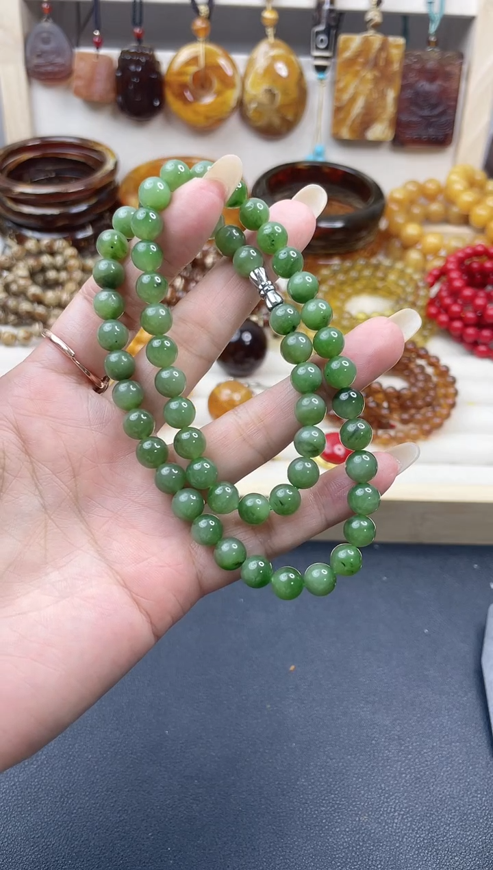 和田玉（碧玉）未镶嵌颈饰卡7+的项链微瑕