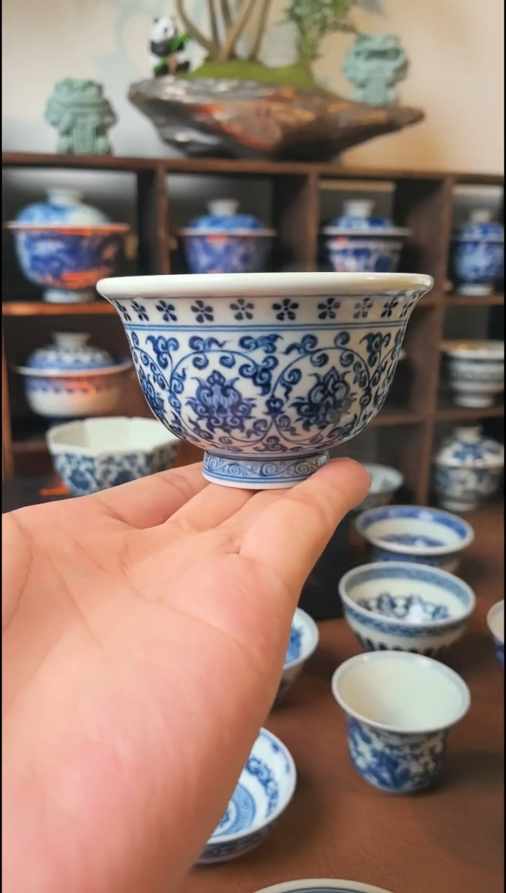 仿明永乐青花缠枝莲大压手100cc