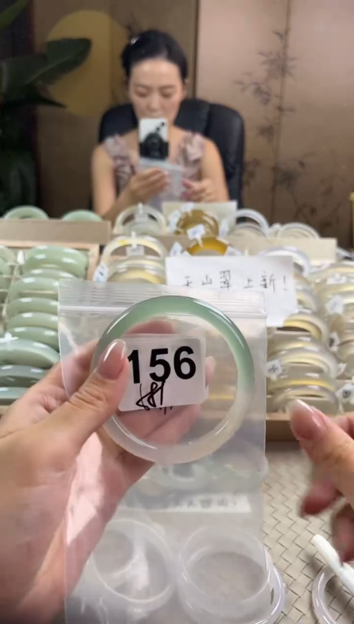 手镯玛瑙/玉髓未镶嵌156
