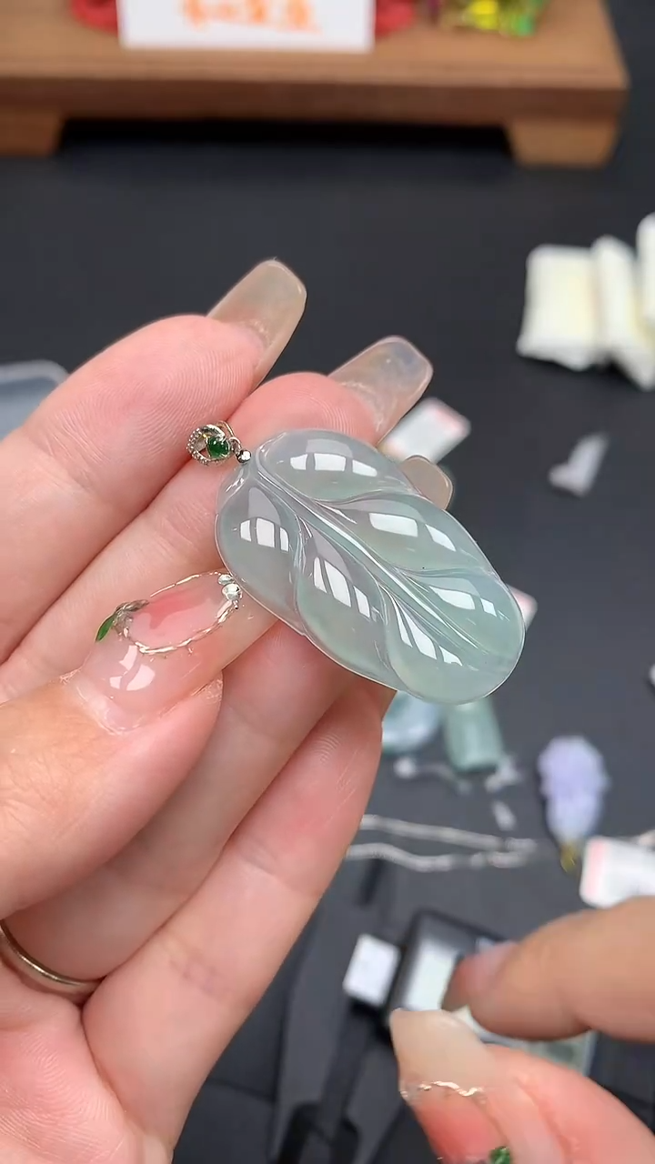 【闪购商品】翡翠吊坠(不含链)18K金镶嵌MS160006