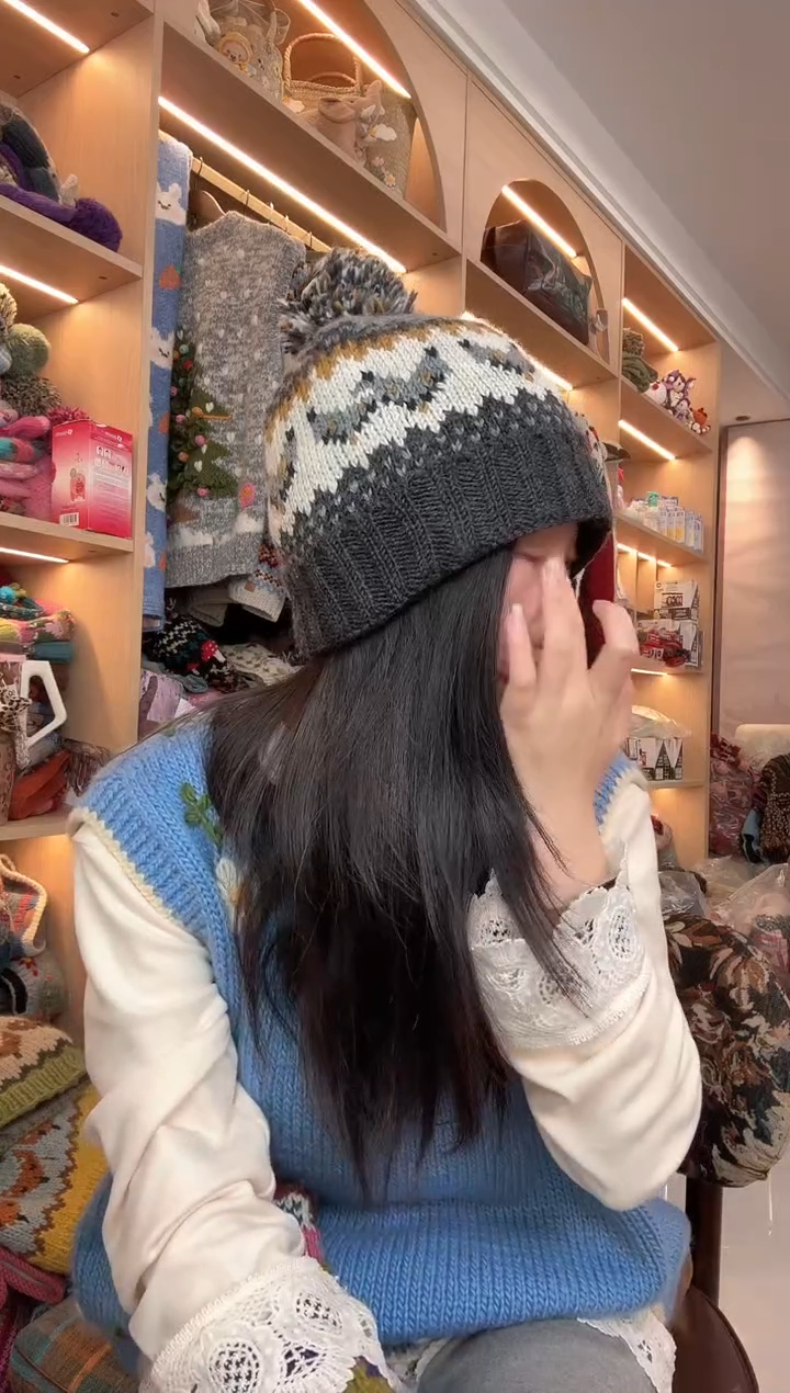 羊毛美利奴黑灰色狐狸翻遍