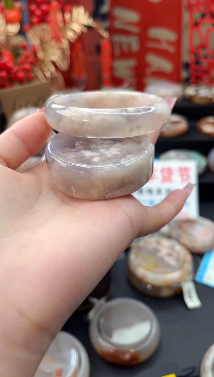 【闪购商品】石英质玉手镯未镶嵌赠送镯心（55圈口）