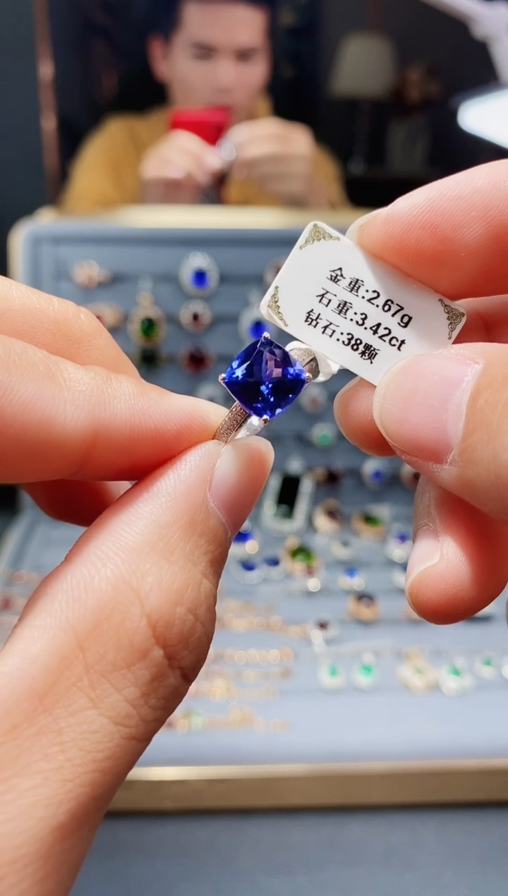 【闪购商品】坦桑石戒指18K金镶嵌3.42.