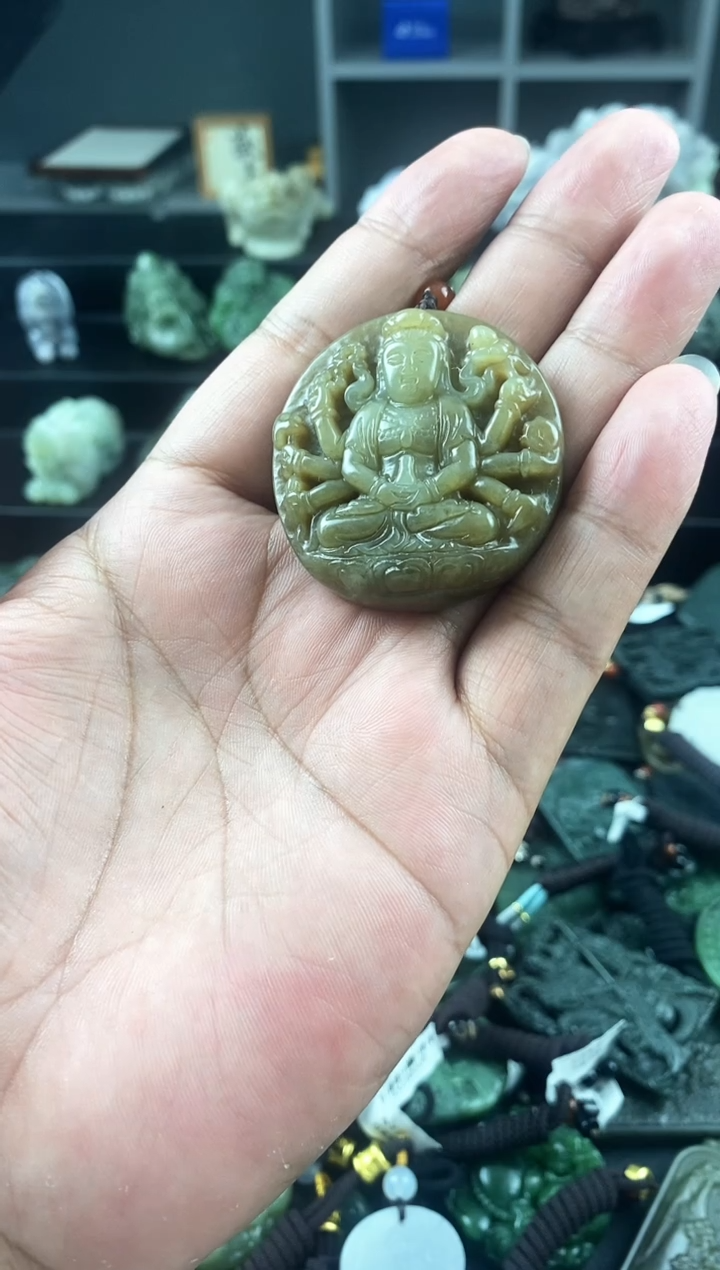 和田玉未镶嵌颈饰1
