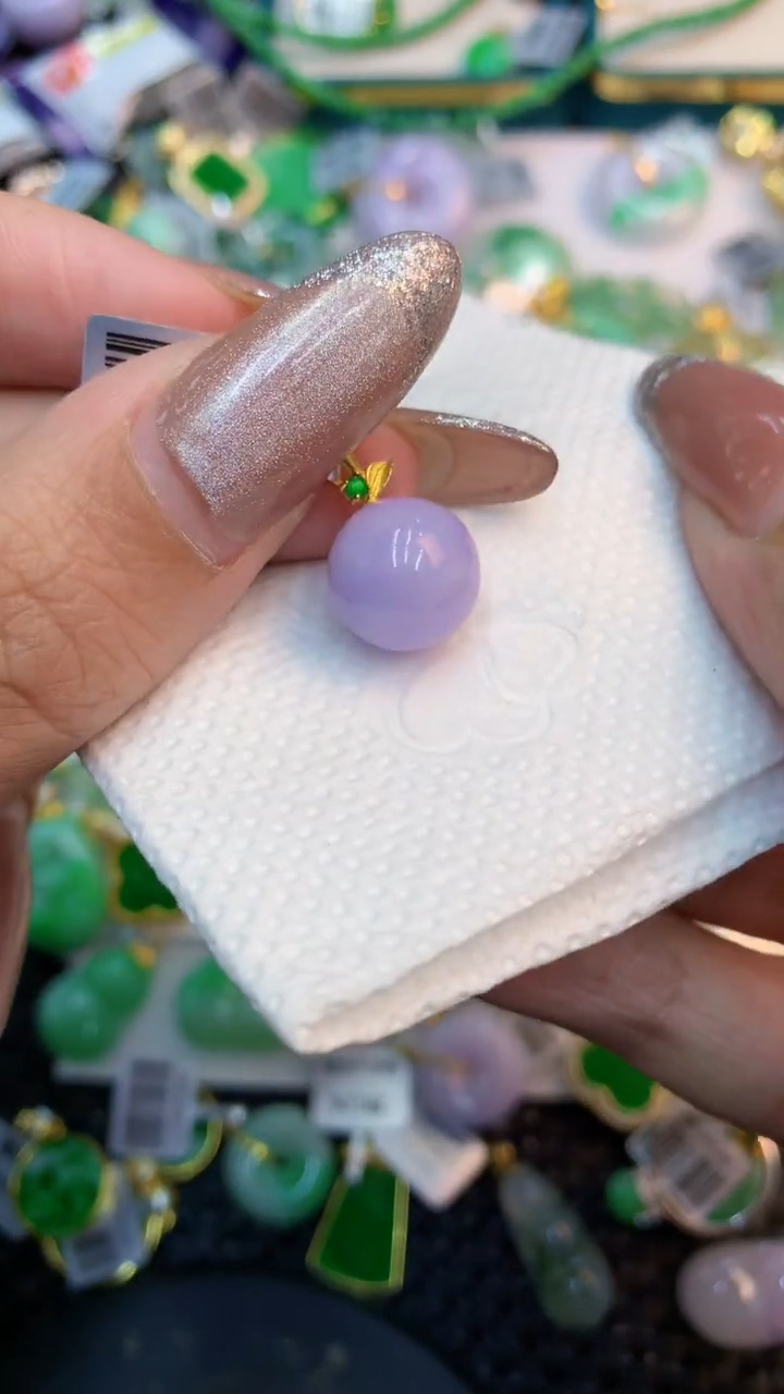 颈饰18K金镶嵌翡翠1