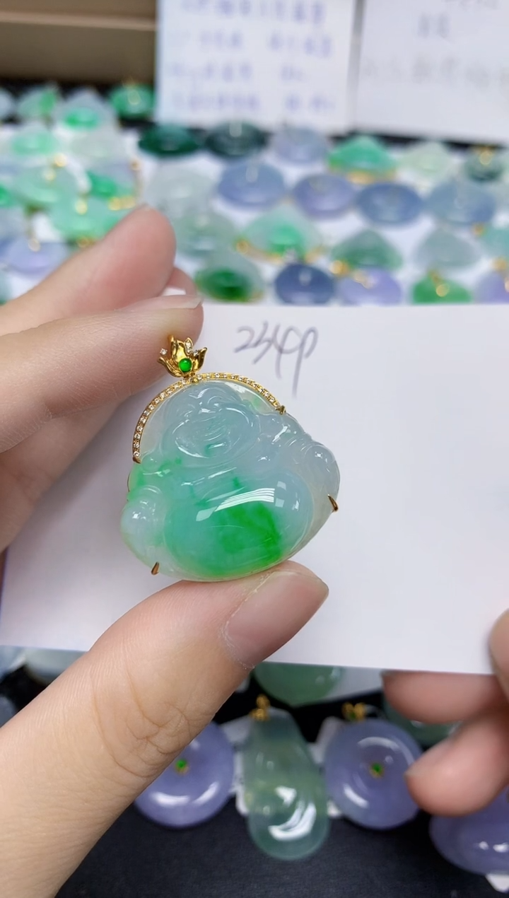 翡翠18K金镶嵌颈饰天然缅甸翡翠A货